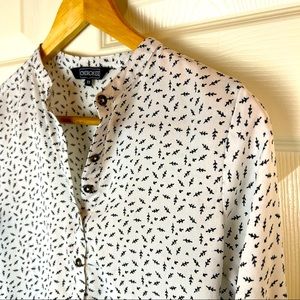 Simple Professional Blouse with Small Geometric Shapes (Leaves)